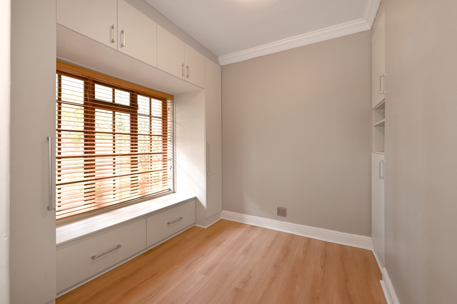 3 Bedroom Property for Sale in Bergvliet Western Cape